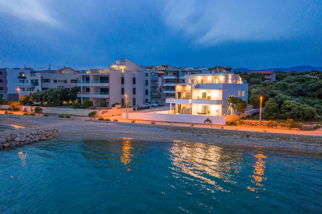 Villa Eni Apartments 2 Мандре Экстерьер фото