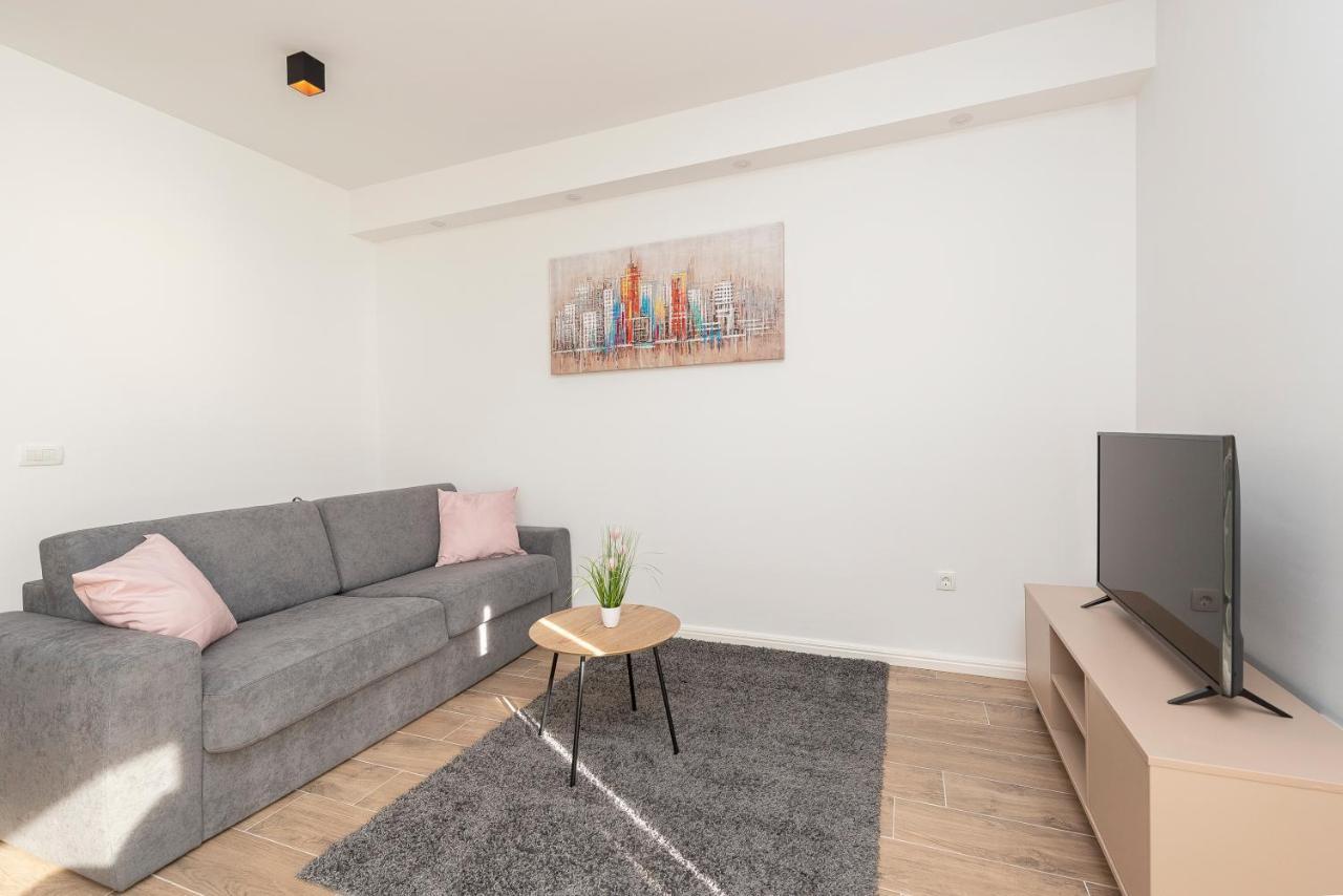 Villa Eni Apartments 2 Мандре Экстерьер фото